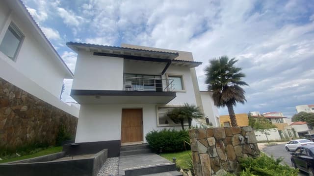 CASA EN VENTA. LOMAS COUNTRY CLUB. INTERLOMAS