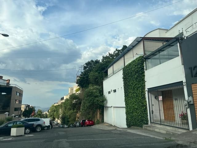 CASA EN VENTA EN BOSQUES DE LAS LOMAS