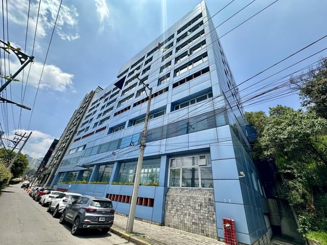 VENTA DE OFICINA EN LOMAS DE SANTA FE EN PLANTA BAJA CON SEGURIDAD