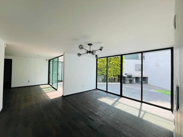 🏡 CASA EN VENTA EN LOMAS DE TECAMACHALCO, – EXCELENTE UBICACIÓN Y GRAN OPORTUNIDAD DE INVERSIÓN