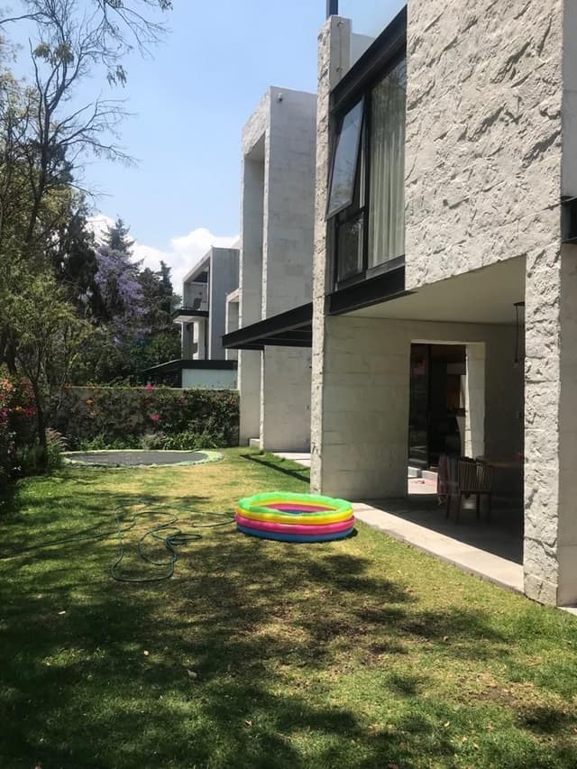 HERMOSA RESIDENCIA EN VENTA EN LOS ALPES LAS AGUILAS