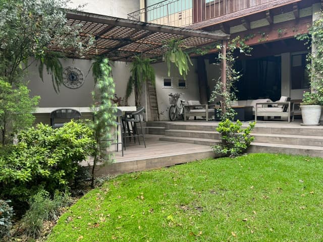 Negociable!!! Casa dentro de privada, en venta. Lindo jardin y terraza.