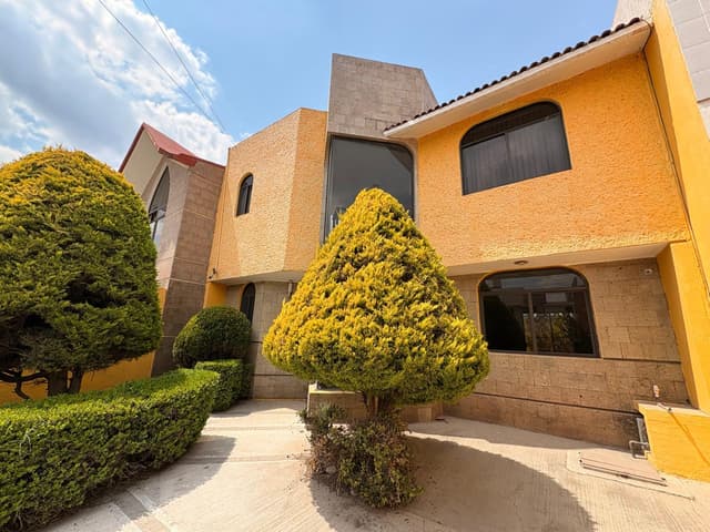 Una excelente oportunidad para quienes buscan una casa moderna, con jardín y en una zona residencial con gran crecimiento en Pachuca.