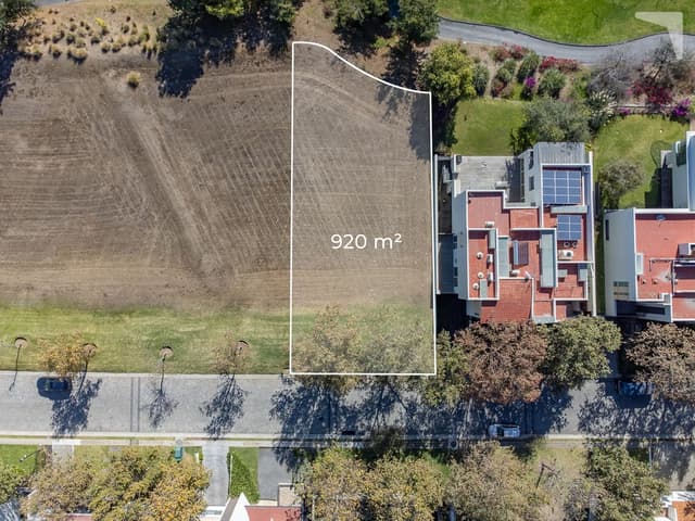 Terreno en venta con vista al campo de golf