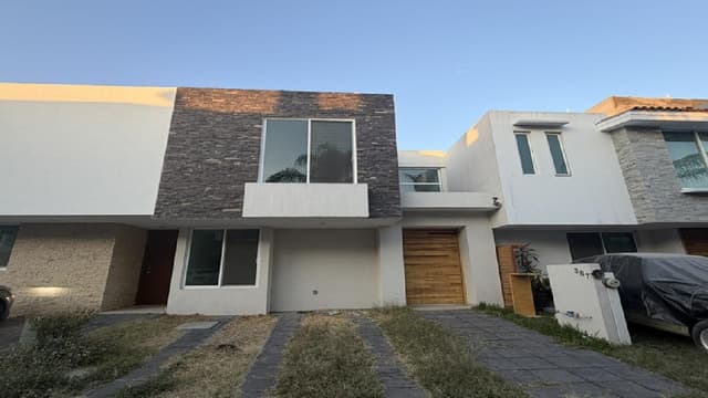 CASA EN VENTA EN LA TIJERA
