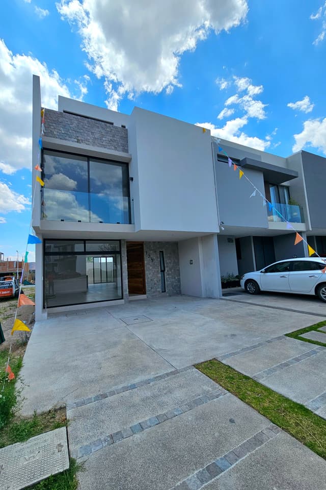 Casa Nueva al Sur con Roof Garden, Estudio y Cocina Equipada | Acabados Premium