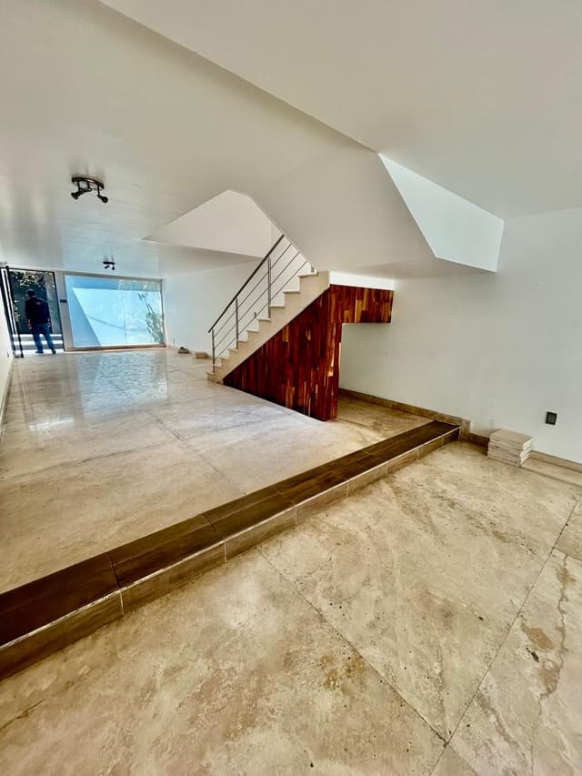 Casa en venta en Narvarte Oriente de 3 niveles y Roof Garden