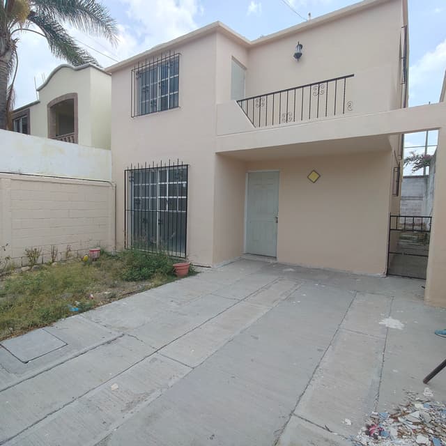 Amplia casa en venta en Fraccionamiento privado
