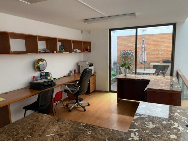 Casa en venta ensobre Av. Del Conscripto
