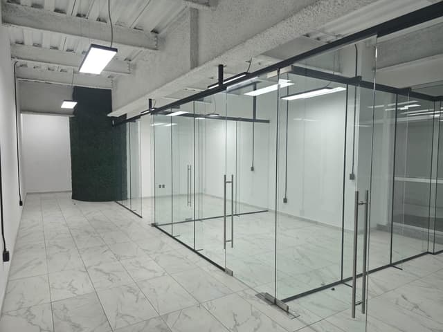 Oficina acondicionada de 135m y 20m de terraza en uno de los mejores corredores de la CDMX