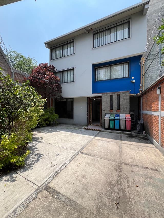 ¡Oportunidad Estratégica! Edificio de Oficinas en Iztacalco – 402 m² de Construcción y Excelente Conectividad