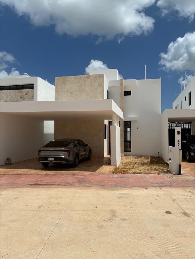 Casas en Venta en Cholul, Yucatán con amenidades