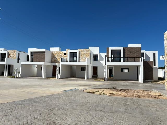 Casa en venta con alberca privada en Temozón