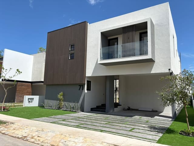 Venta de casa residencial en privada de Lujo en el Country Club