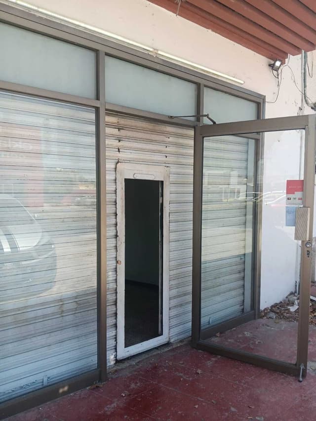 Renta de Local Comercial de 45 m2 en Av. Circuito Colonias de Mérida