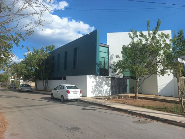 Renta de Oficina Con servicios y Cajón de estacionamiento en Vista Alegre