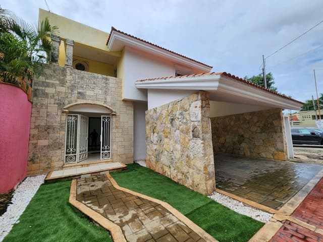 Casa en Venta en Monterreal de 3 Habitaciones con Aires acondicionados