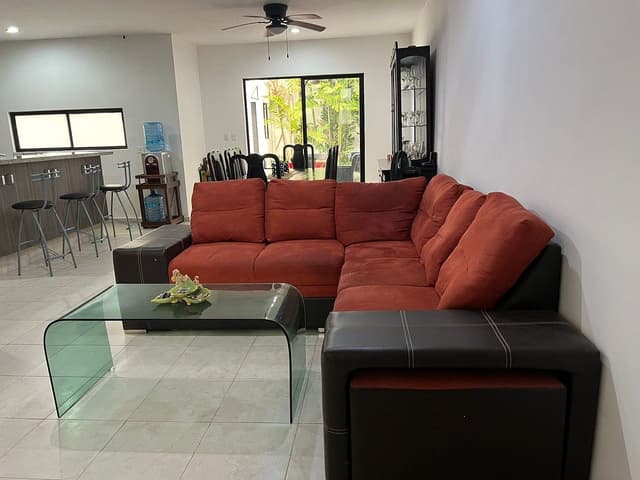 Venta de Casa Residencial en Fracc. Floresta con Areas verdes