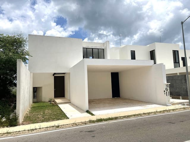 Venta de Casa en Privada al Norte de Mérida de 3 Habitaciones