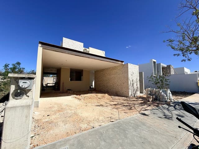 Venta de Casa en Privada al Norte de Mérida con amenidades Única Living