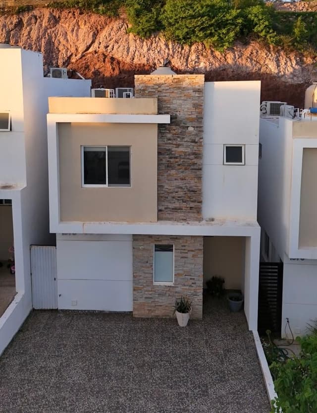 Casa En Condominio en venta en Fraccionamiento Sábalo Cerritos 3 Recámaras