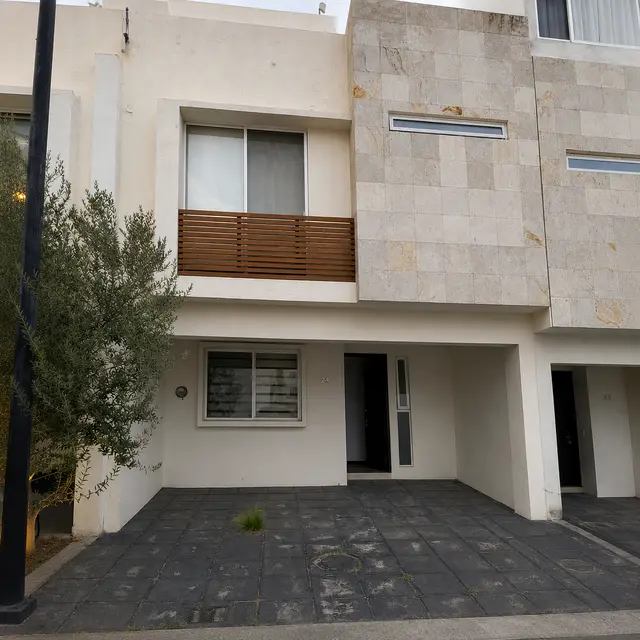 Casa en renta | 3 niveles | Terraza | Real del Carmen, Zapopan