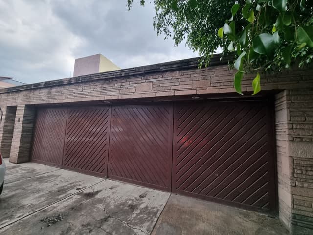 BOSQUE DE MINAS, CASA GRANDE CON VISTA A BARRANCA