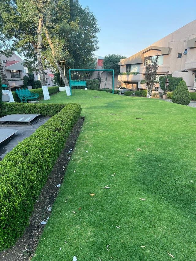 AV LOMAS COUNTRY CLUB: CASA EN CONJUNTO AAA PLACET