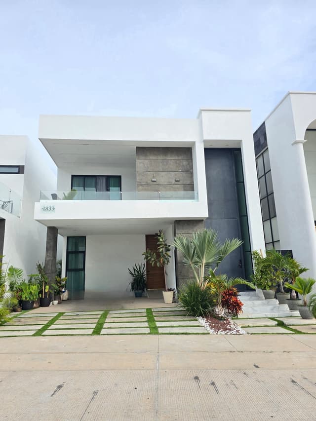 Casa en venta en Fraccionamiento Quintas del Mar 4 Recámaras
