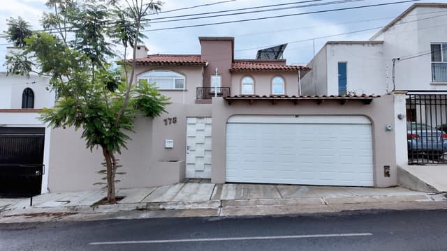 Casa En Condominio en renta en Juriquilla 4 Recámaras