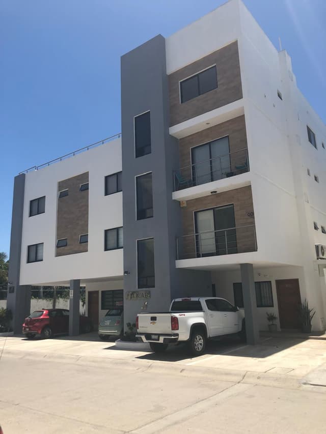 Departamento en venta en Fraccionamiento Sábalo Country Club 2 Recámaras