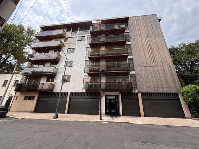 Venta departamento PH para remodelar