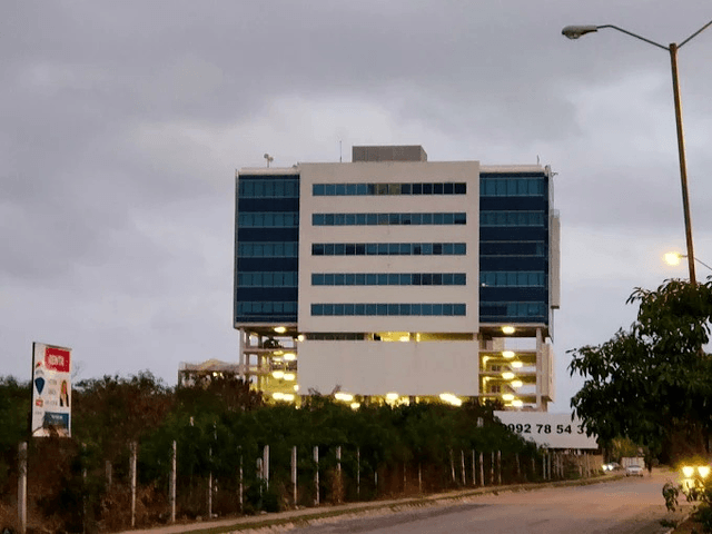 Renta de Consultorio en Altabrisa de 34 m2