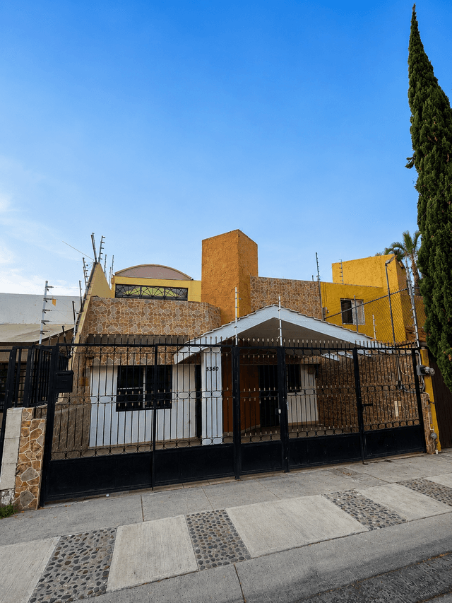 Casa en venta en Paseos del Sol con habitaciones en planta baja