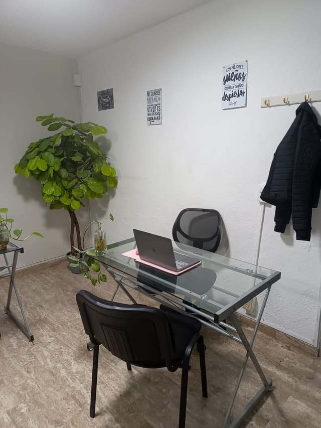 Oficina ejecutiva privada para 2 personas en La Calma