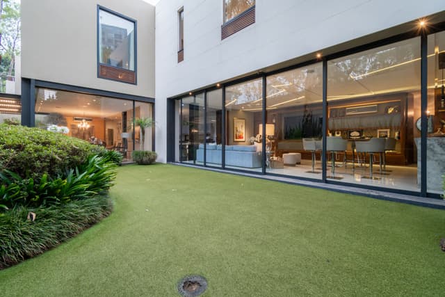 Casa en venta en Paseo de las Lomas 6 Recámaras
