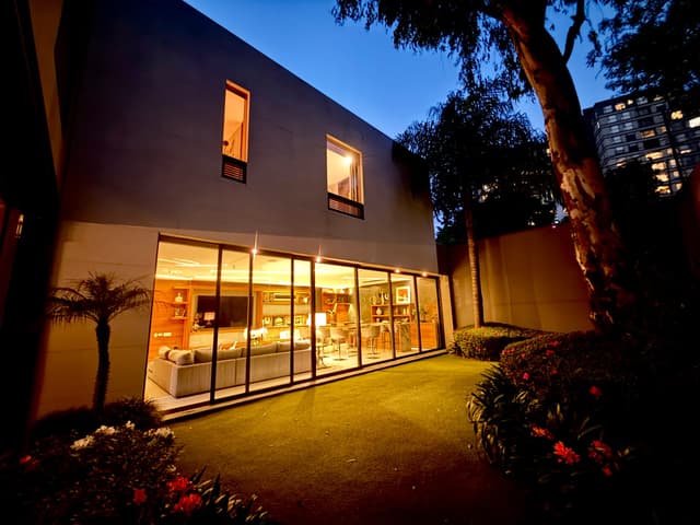 Casa en venta en Paseo de las Lomas 6 Recámaras