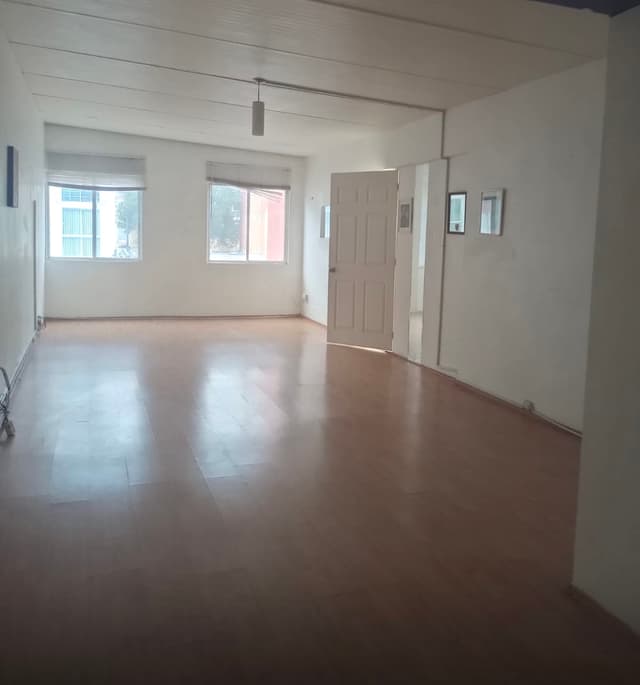 Casa en venta en Letrán Valle adaptada como Consultorios Médicos