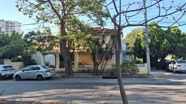 Casa en renta USO COMERCIAL en Vallarta Norte 7 Recámaras