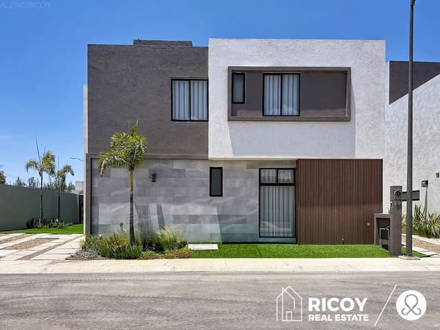 Casa con recámara en Planta Baja en Querétaro