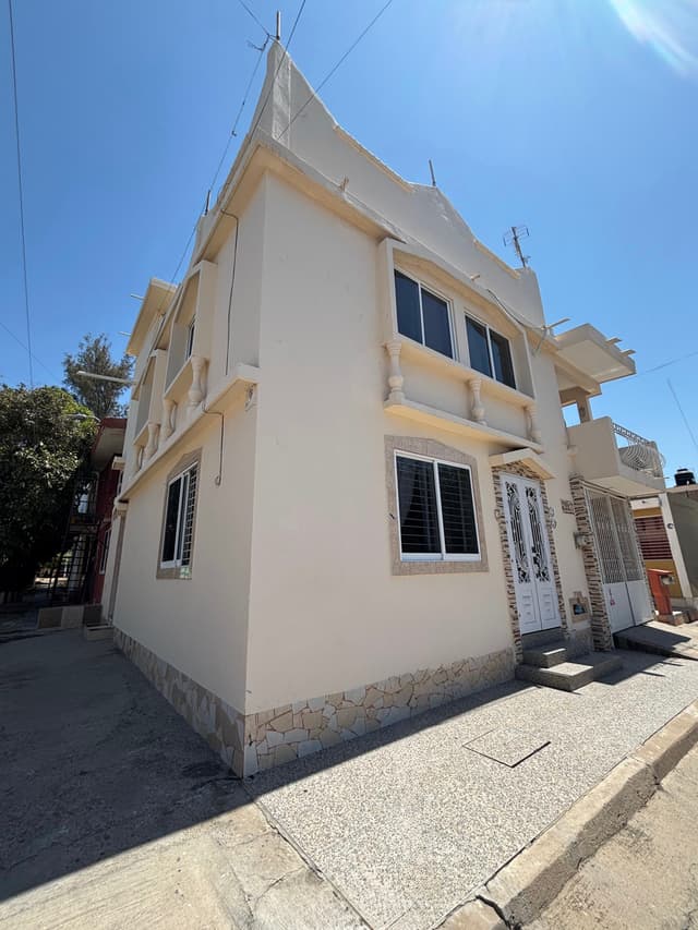 Casa en venta en Unidad habitacional INFONAVIT Playas 3 Recámaras