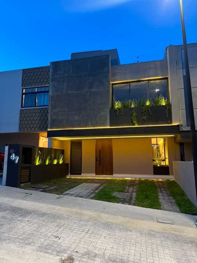 Casa en venta en Capital Sur 3 Recámaras