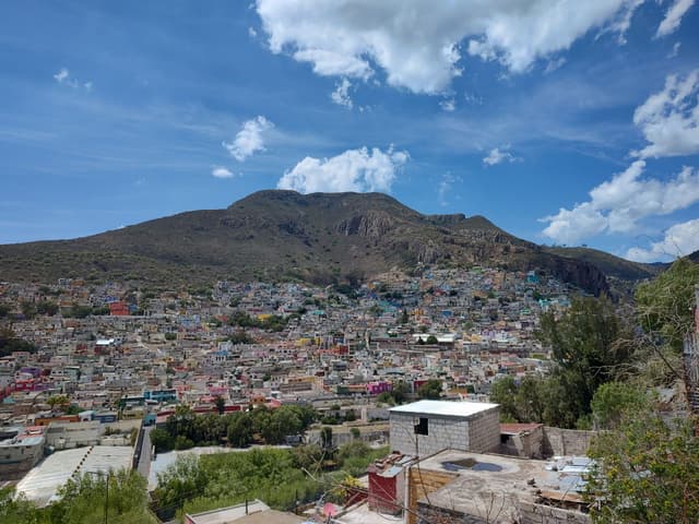 Casa en el mirador de Pachuca para matrimonios jóvenes