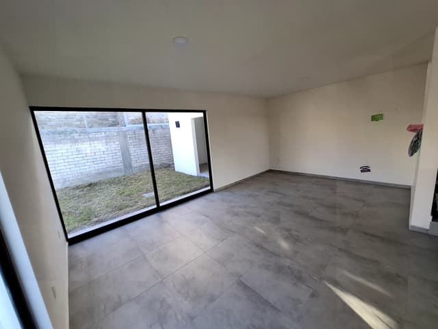 SE RENTA CASA COMPLETAMENTE NUEVA EN ALARIA RESIDENCIAL