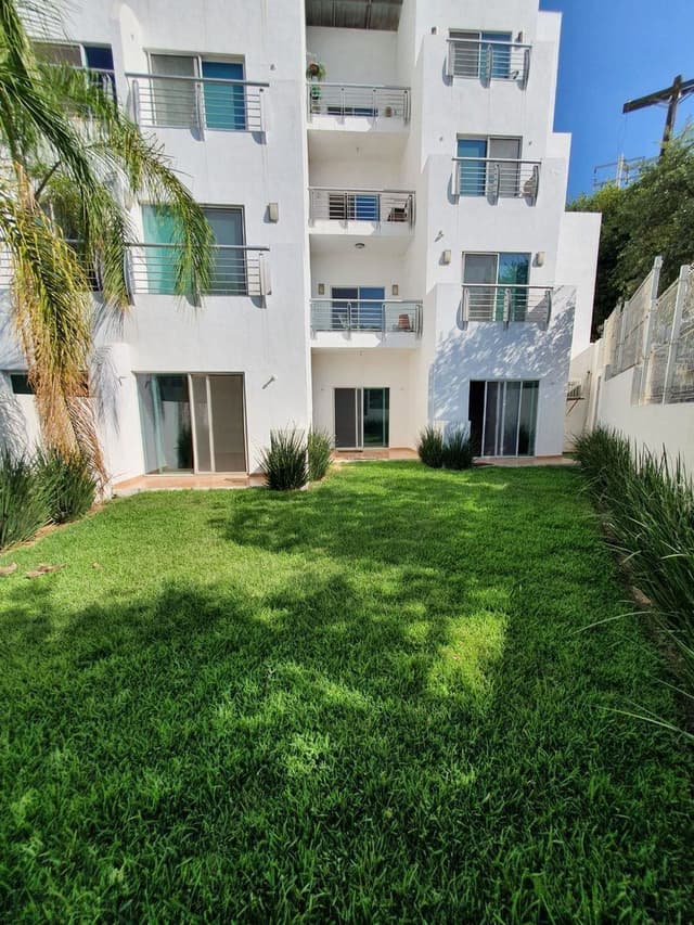 Departamento Amueblado con Jardín en Zona San Agustin