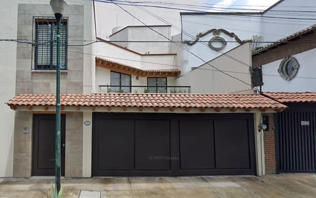 Hermosa casa en Paseo del Río