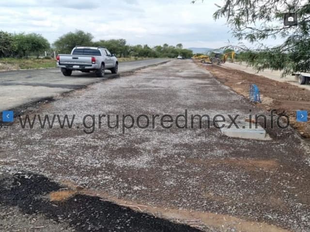 Lote 6 Industrial de 1,000m2 en El Sauz Pedro Escobedo Carretera Mex-Qro