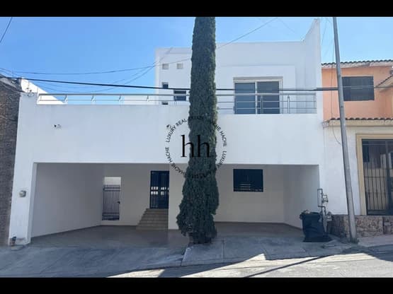 Casa en renta Cumbres 5 sector al Poniente de Monterrey.