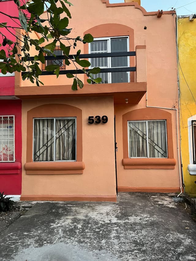EN VENTA EXCELENTE CASA UBICADA EN FRACC LOMAS RIO MEDIO 3 VERACRUZ