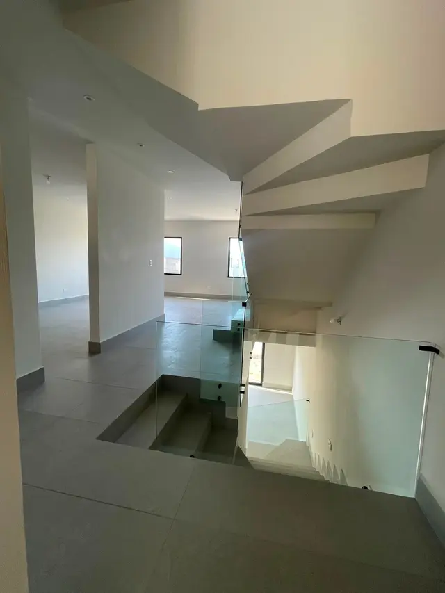 VENTA DE CASA CUMBRES ELITE PREMIER SECTOR ANDES FRENTE AL PARQUE